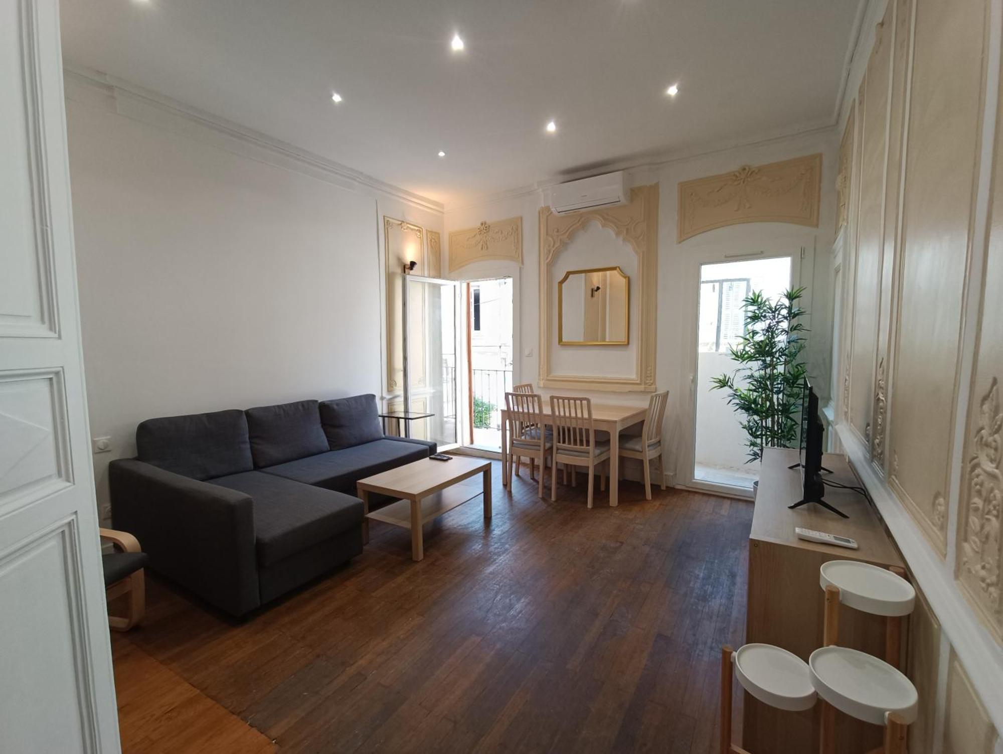Appartements Et Studio Renoves En 2022, Intra Muros Aviñón Exterior foto
