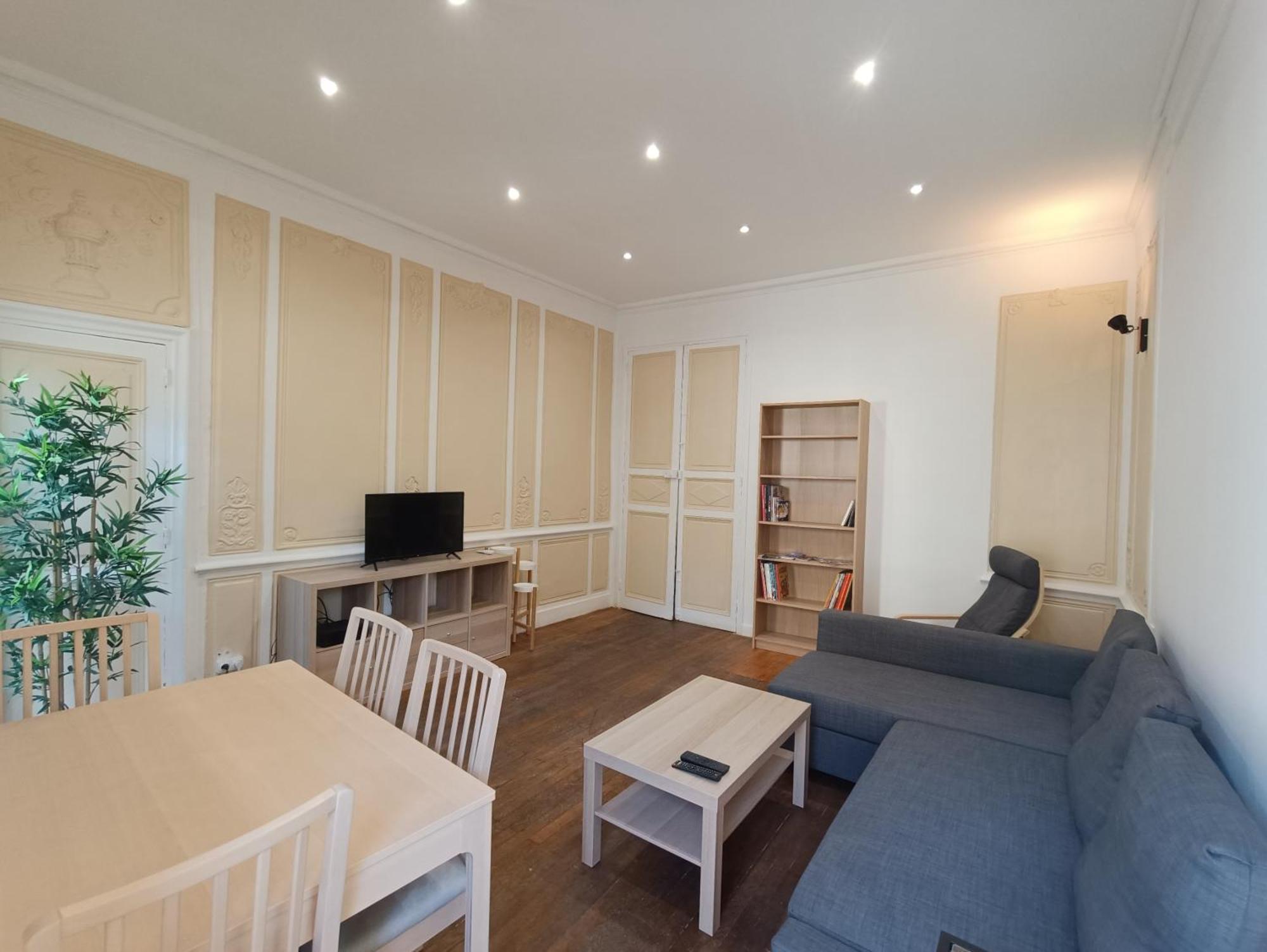 Appartements Et Studio Renoves En 2022, Intra Muros Aviñón Exterior foto
